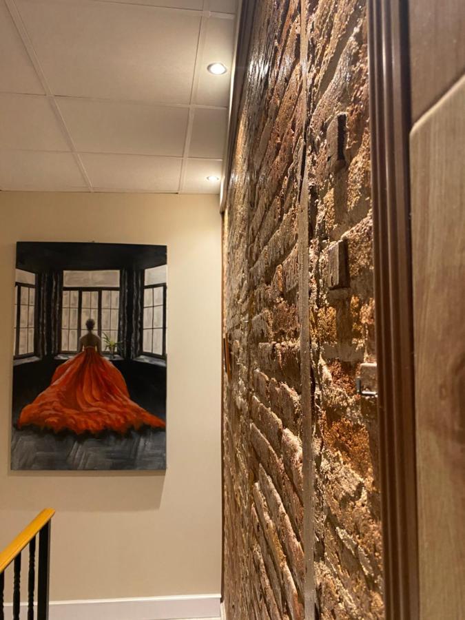 Hostal Orleans Барселона Экстерьер фото