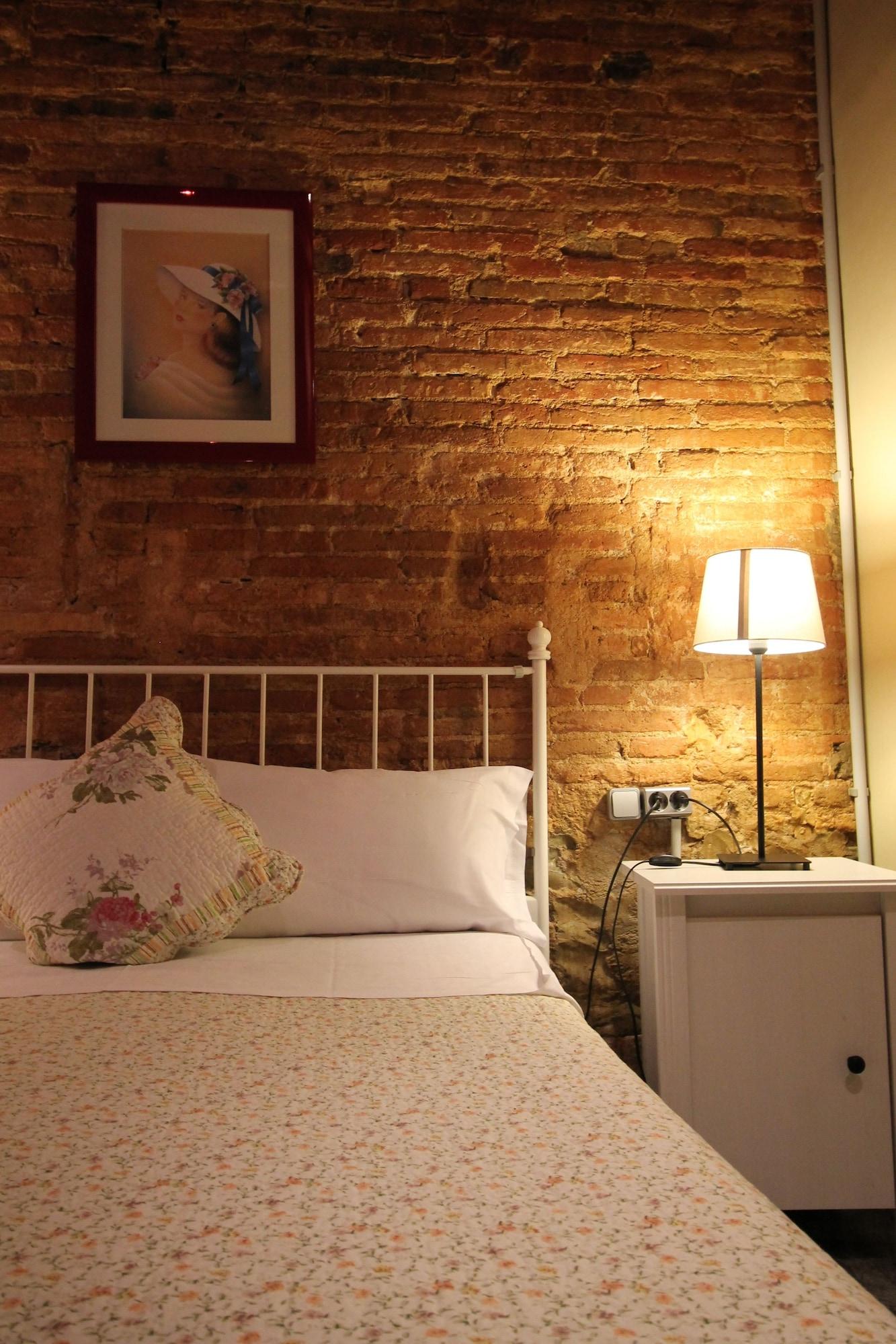 Hostal Orleans Барселона Экстерьер фото
