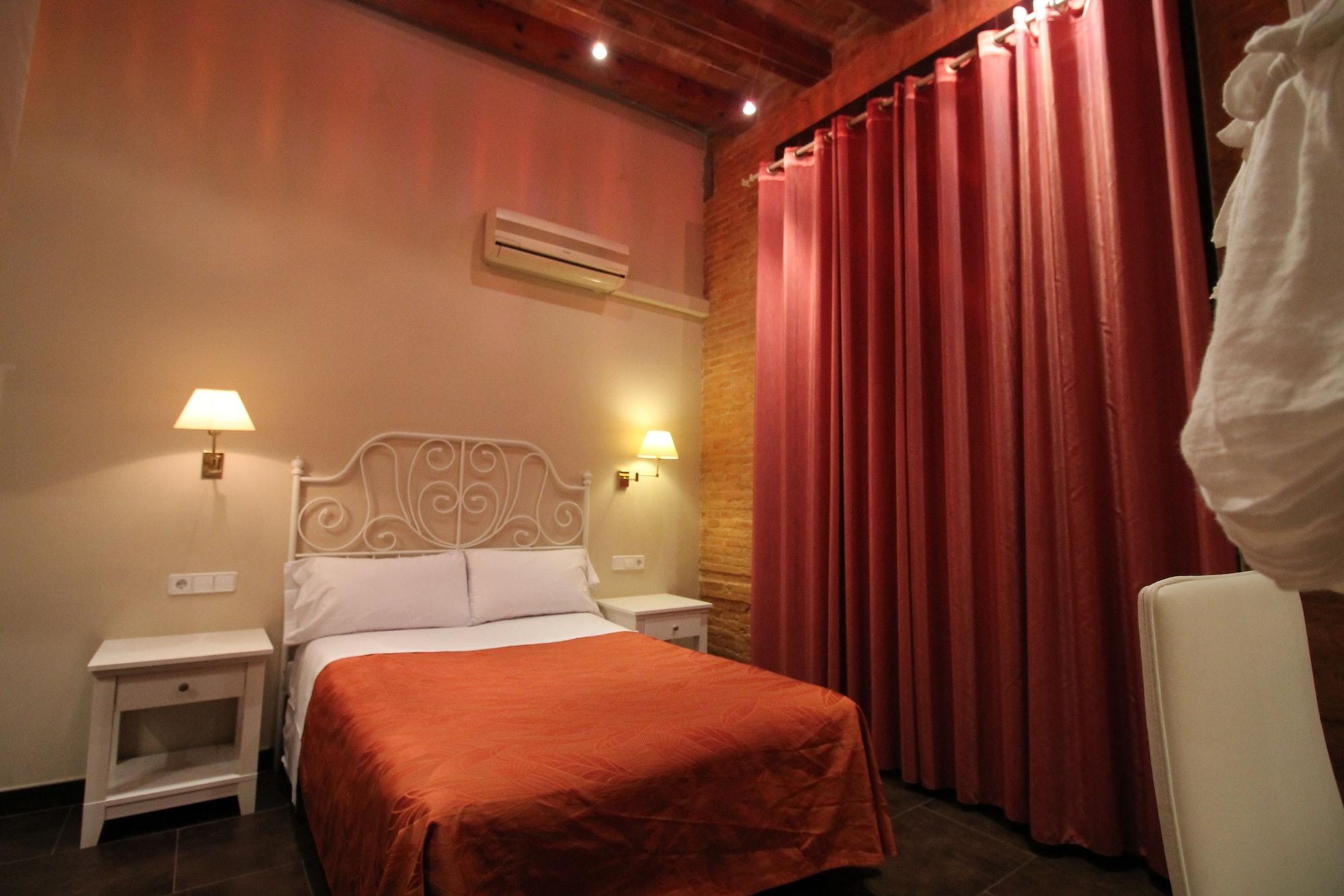 Hostal Orleans Барселона Экстерьер фото