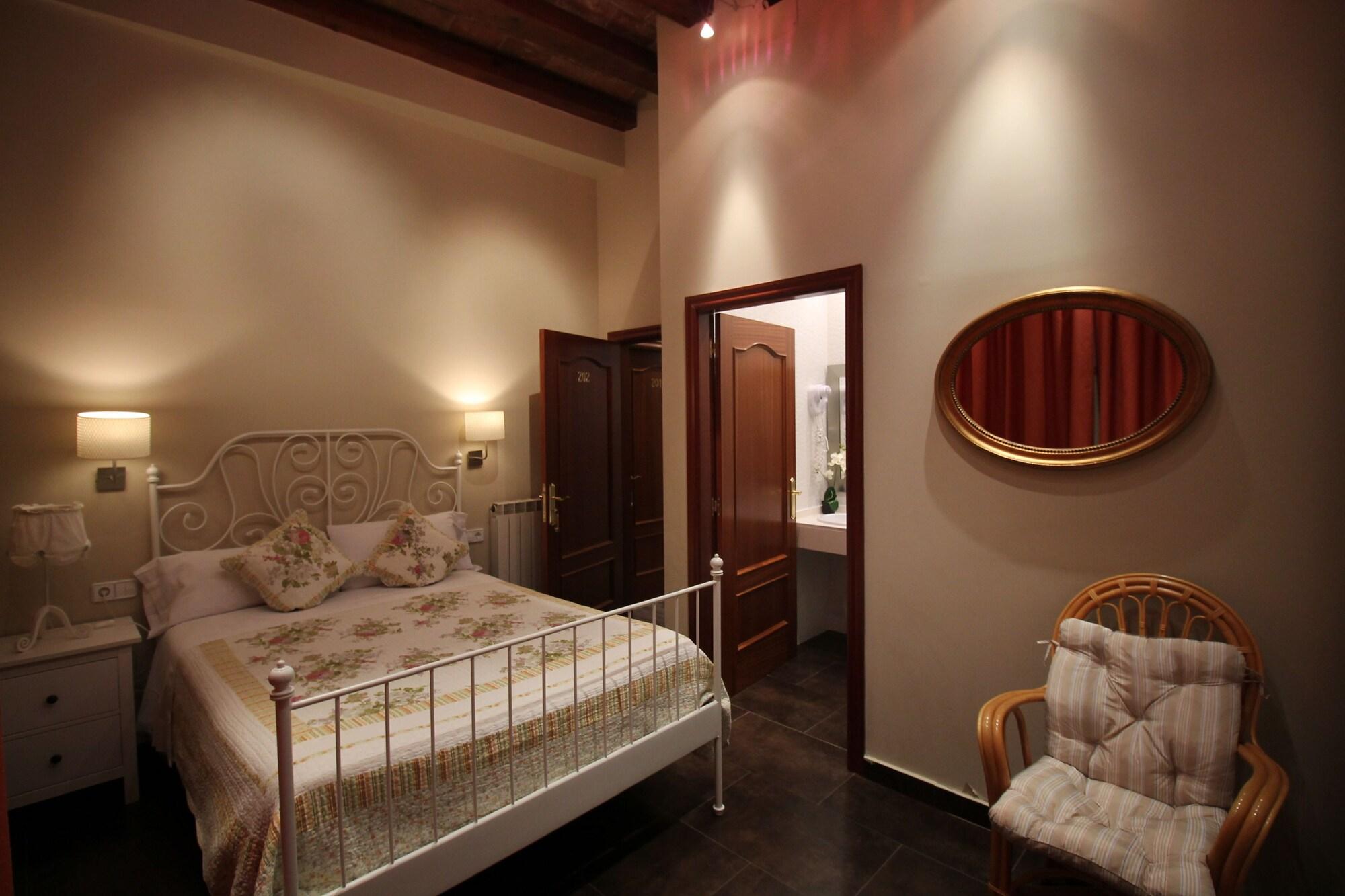 Hostal Orleans Барселона Экстерьер фото