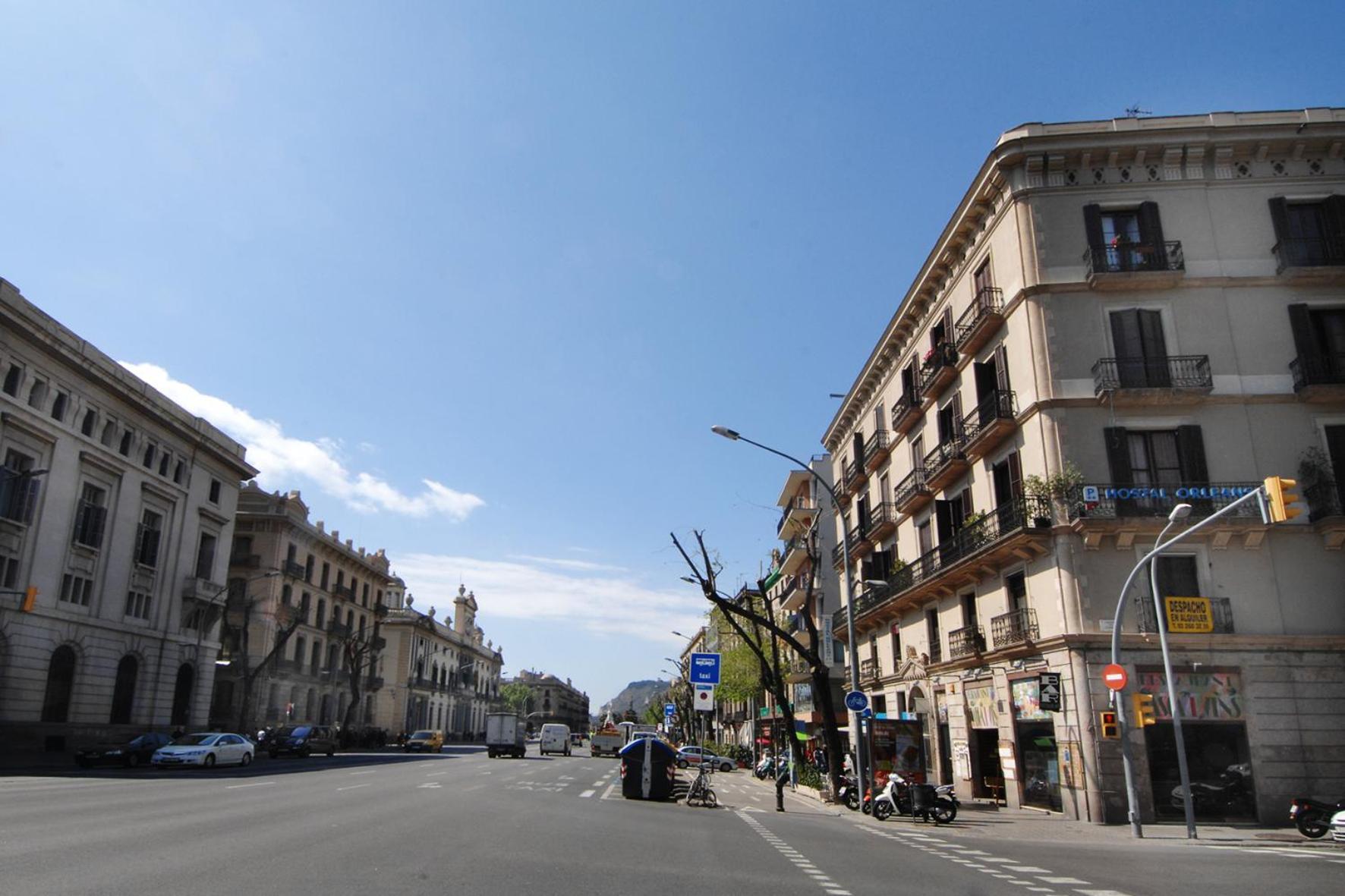 Hostal Orleans Барселона Экстерьер фото