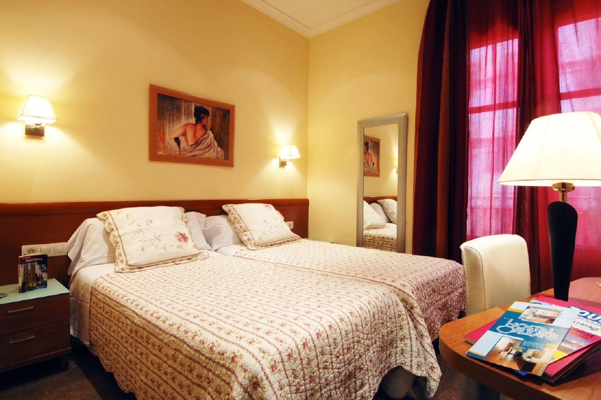 Hostal Orleans Барселона Экстерьер фото